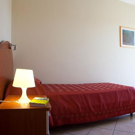 Motta Residence Hotel Motta SantʼAnastasia Exteriör bild